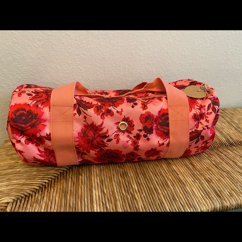 Beautiful Gym/Overnight Bag